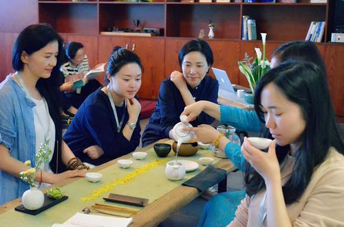 待客之道!中考作文参考范文《家里来了客人》