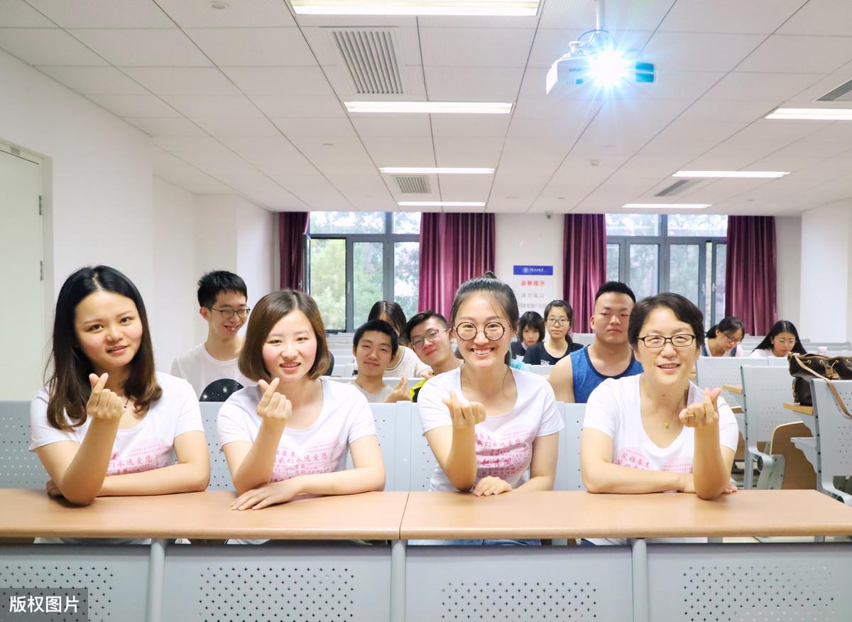 我的老师作文600字6篇(精选范文)