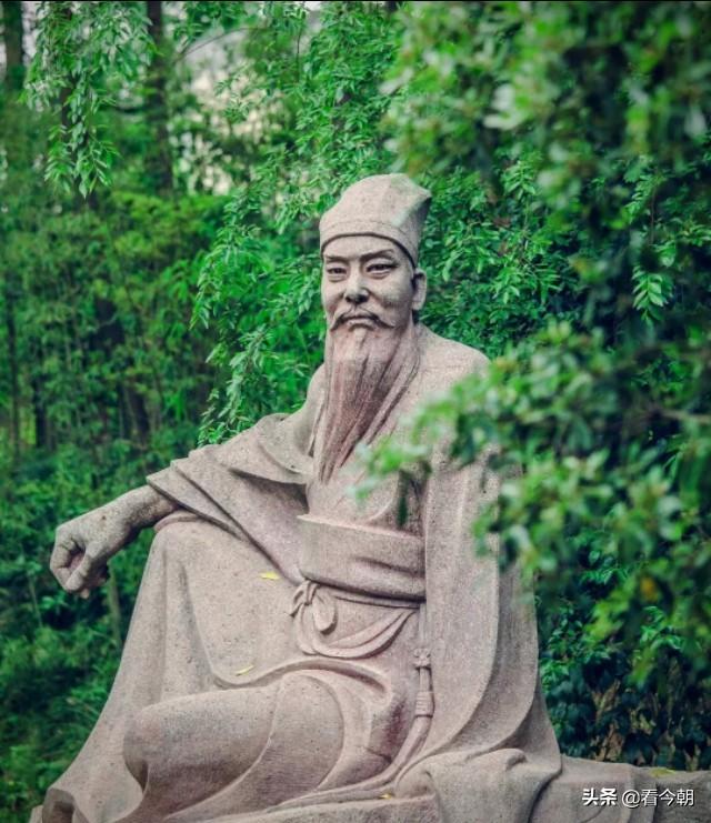 念奴娇赤壁怀古(原文以及译文)