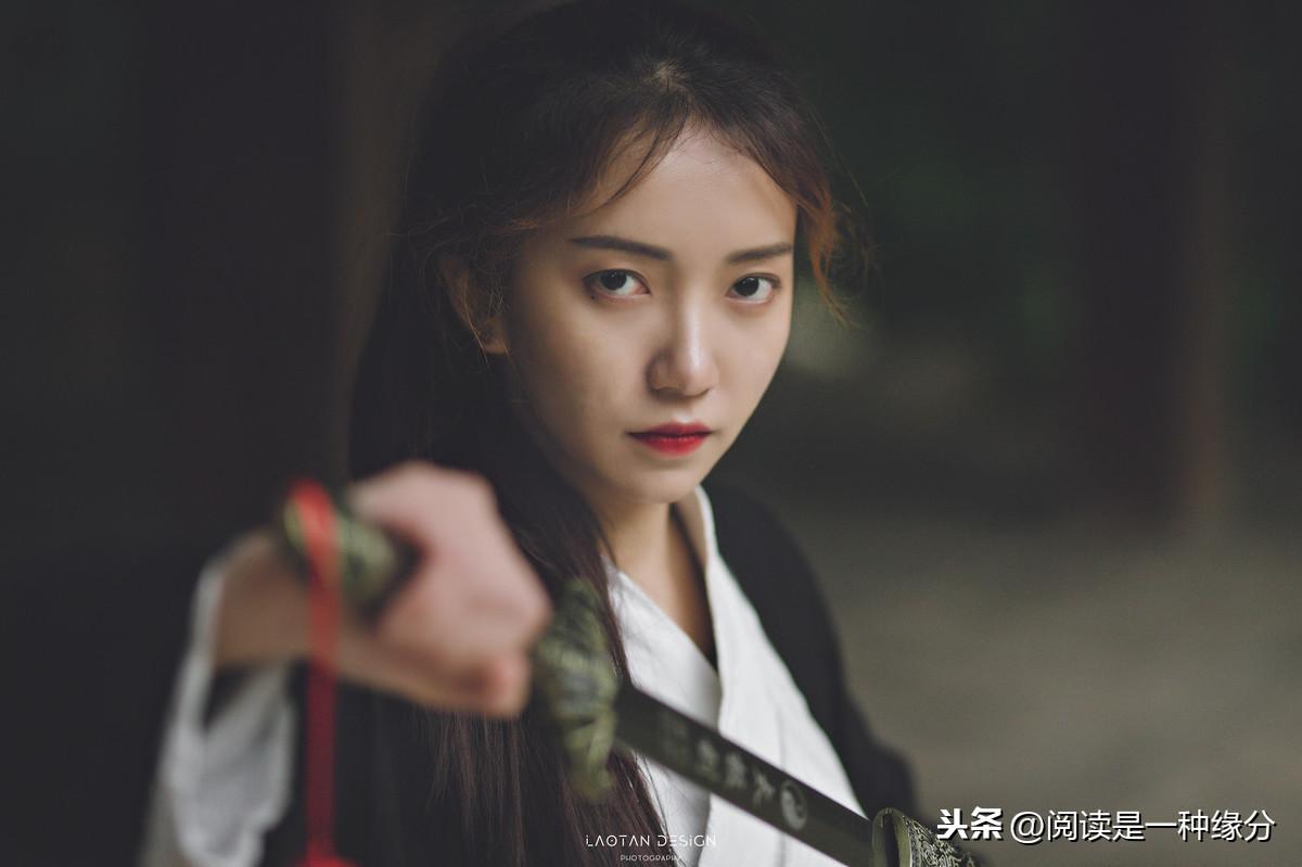 李白侠客行(原文,译文及赏析)