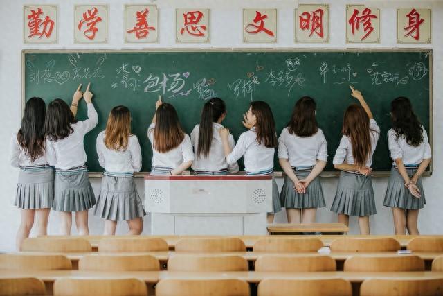 给老师的祝福短信15句,老师您辛苦了!