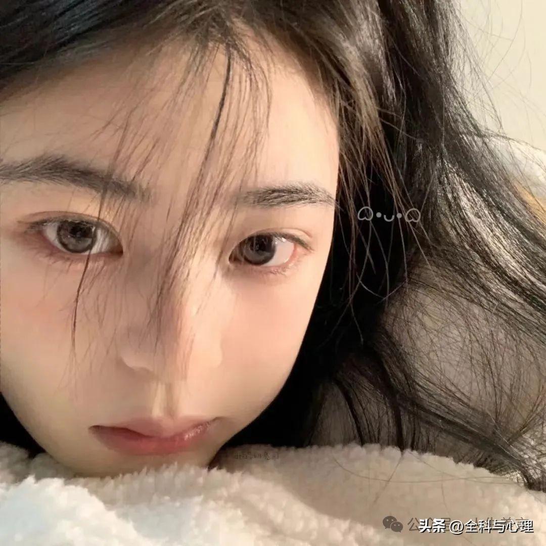 夸赞女神美的短句子15句,把女孩子夸上天的句子