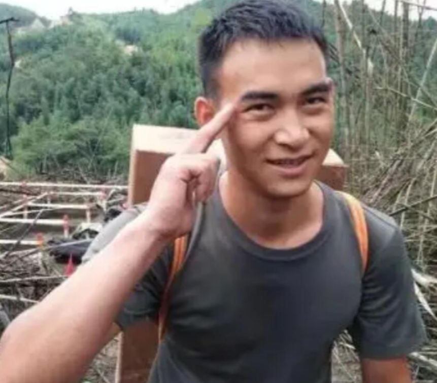 杜富国英雄事迹简介可复制(英雄杜富国的感人故事)