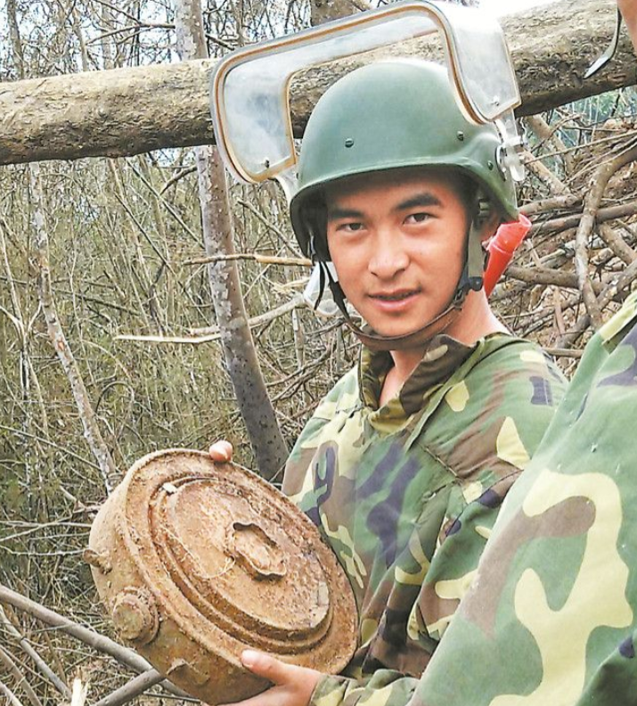 杜富国英雄事迹简介可复制(英雄杜富国的感人故事)