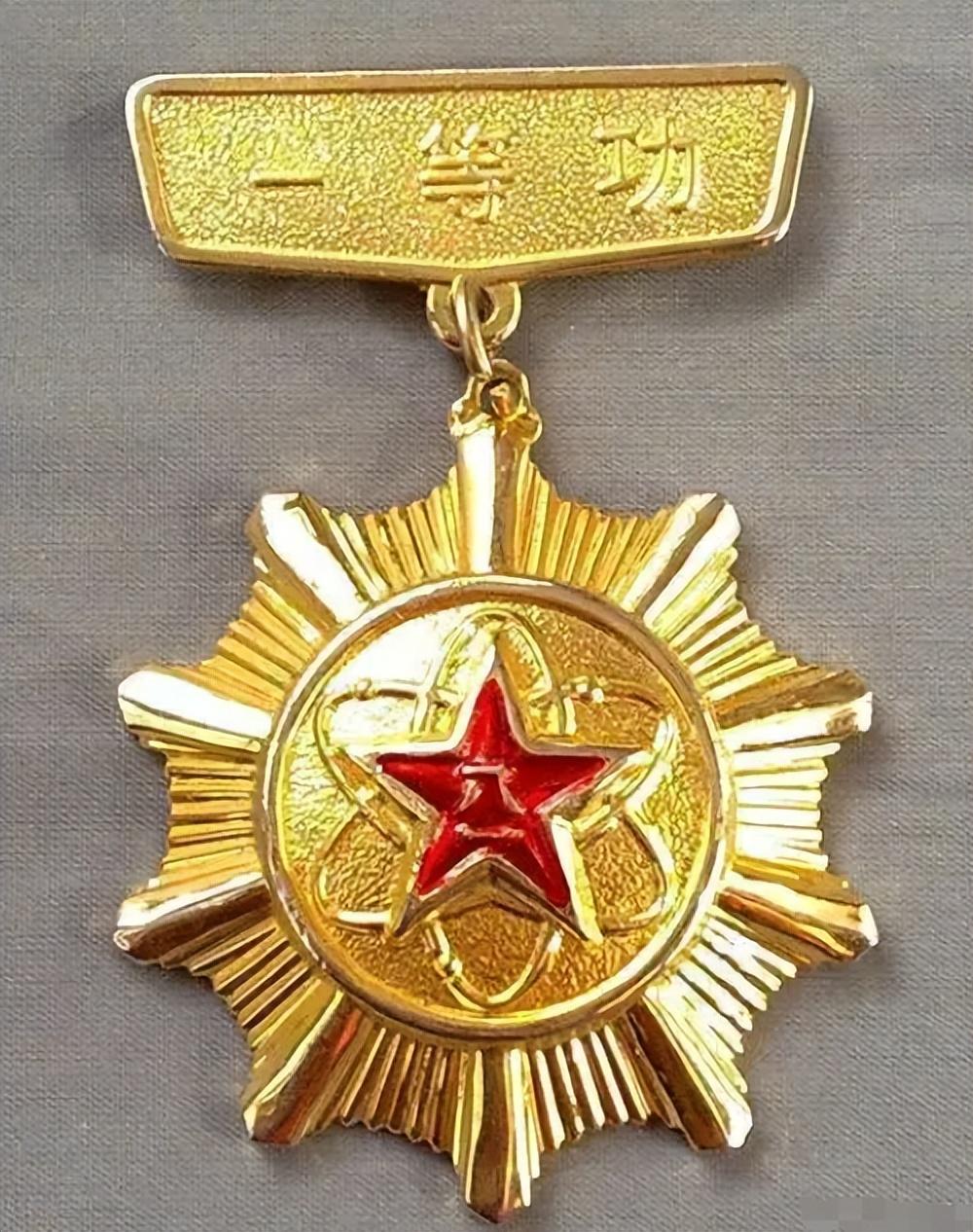 杜富国英雄事迹简介可复制(英雄杜富国的感人故事)