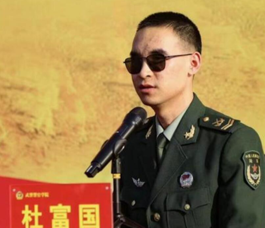 杜富国英雄事迹简介可复制(英雄杜富国的感人故事)
