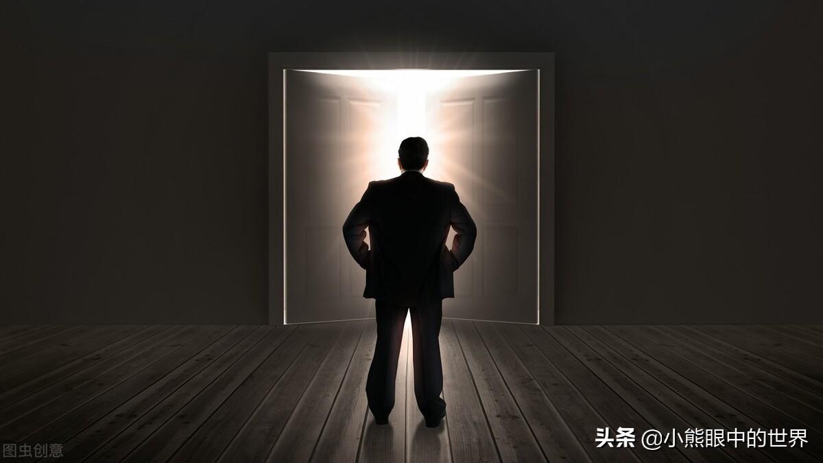 云会笑的的《我,双面手术师,职业开膛手》好看吗,主要讲了什么内容?