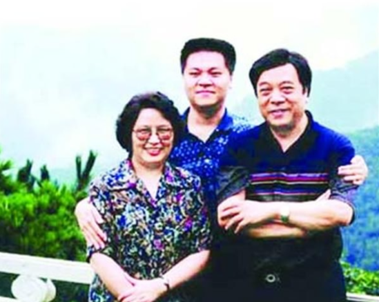 央视主持人赵忠祥个人资料简介(赵忠祥活了多少岁)