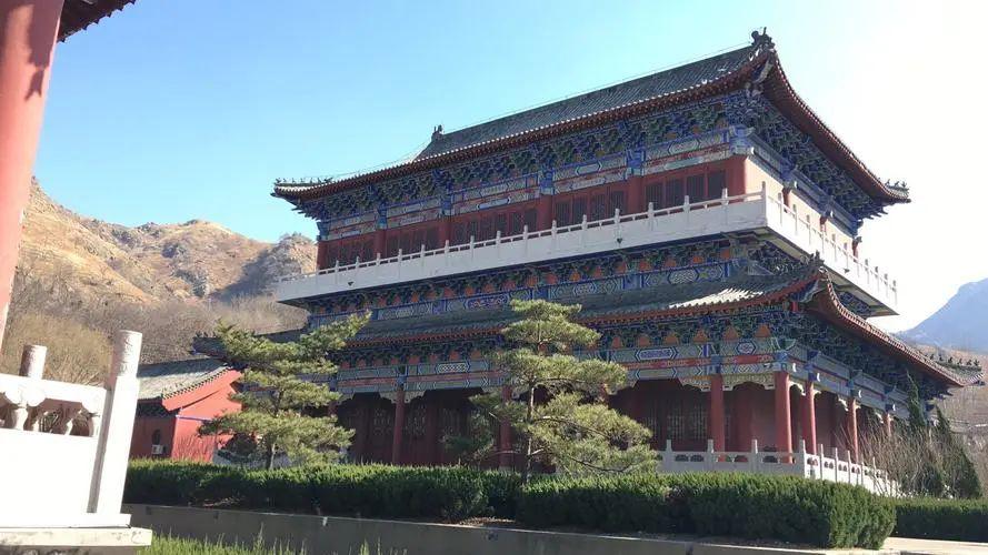 范仲淹生平事迹(范仲淹断齑划粥的故事梗概,一生被贬几次)