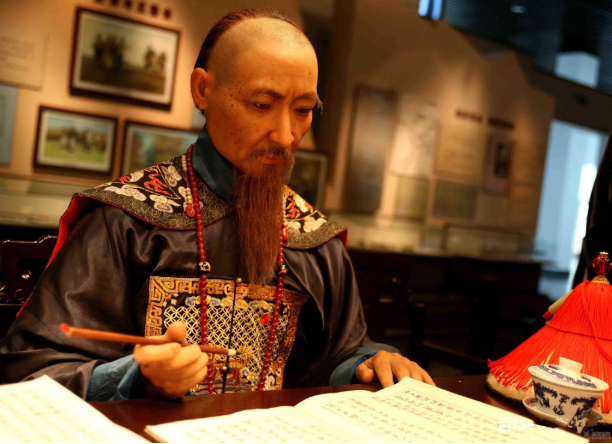 曾国藩简介及生平事迹概括、历史评价(半个圣人是指哪一位历史人物)