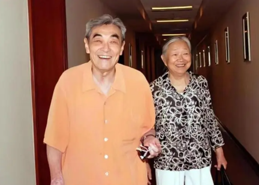 濮存昕的简介个人资料及图片(濮存昕怎么读,演过的电视剧)