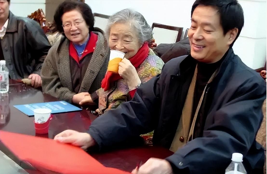 濮存昕的简介个人资料及图片(濮存昕怎么读,演过的电视剧)