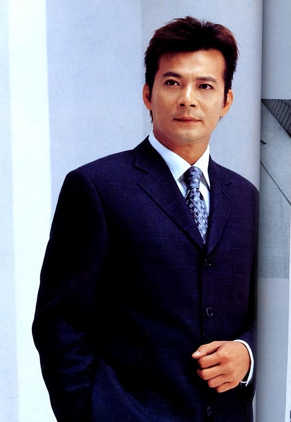 黄日华个人资料简介图片大全(黄日华主演的电视剧有哪些,为什么不拍戏了)