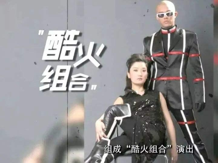 凤凰传奇简介资料大全图片(凤凰传奇两个人简历)