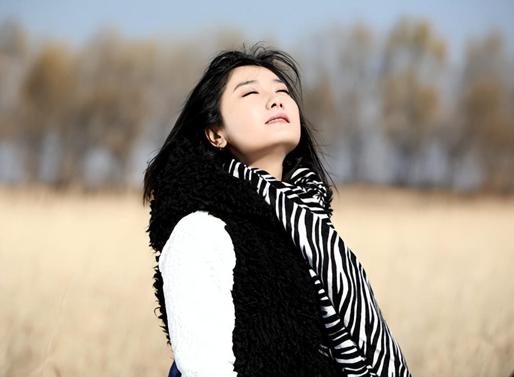 凤凰传奇简介资料大全图片(凤凰传奇两个人简历)
