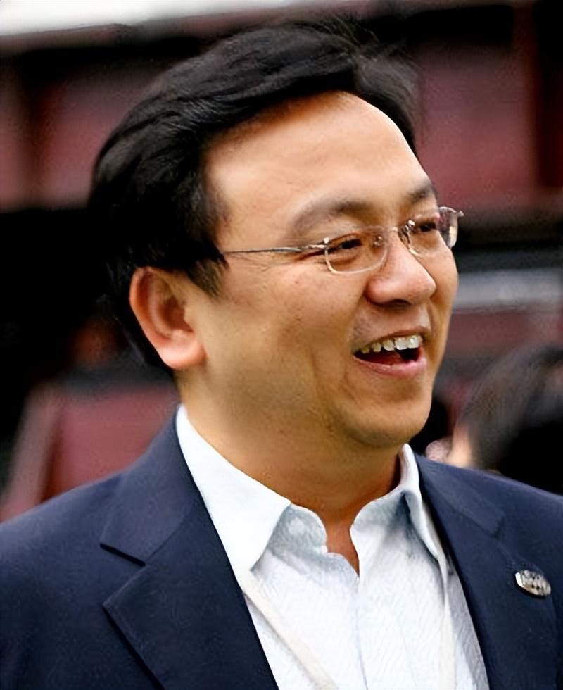 比亚迪创始人王传福简介(比亚迪汽车董事长简介)
