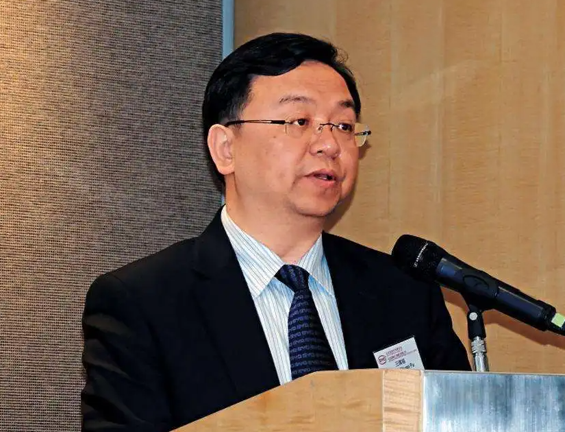 比亚迪创始人王传福简介(比亚迪汽车董事长简介)