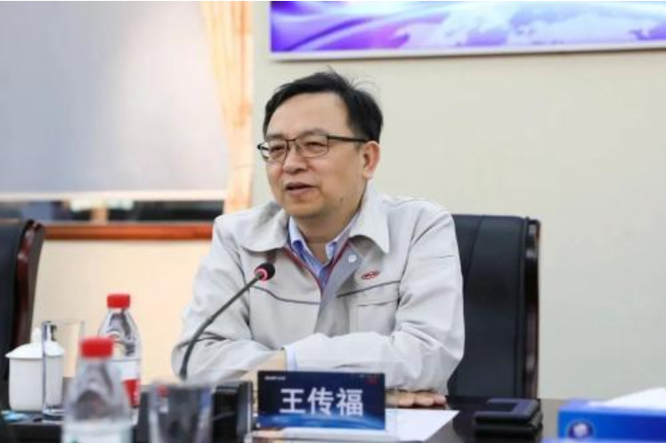 比亚迪创始人王传福简介(比亚迪汽车董事长简介)