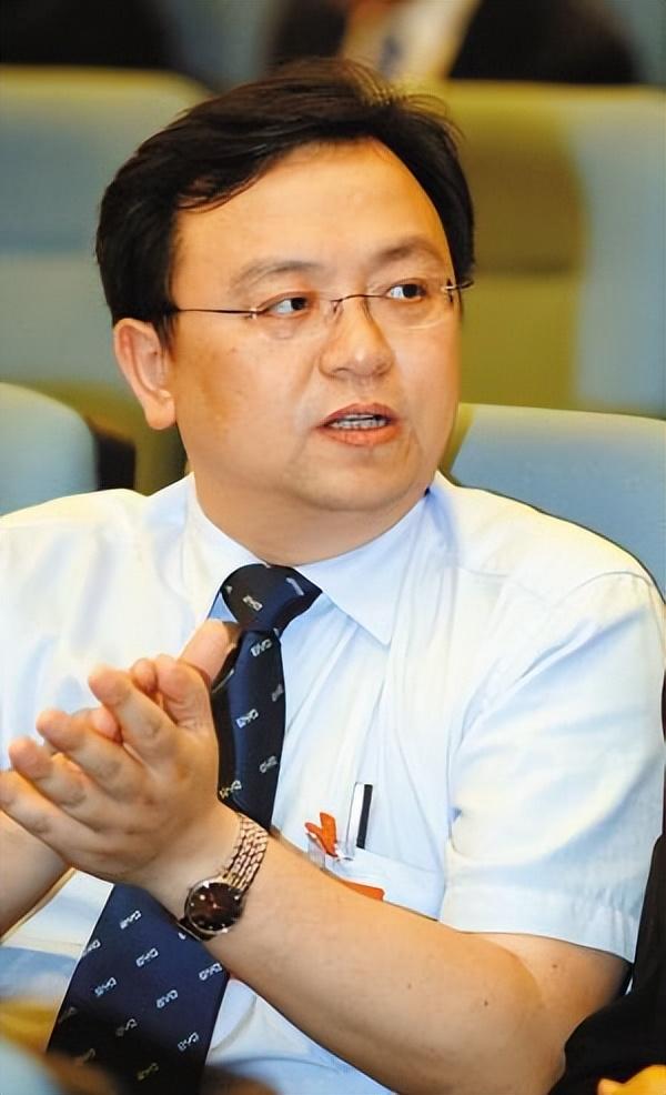 比亚迪创始人王传福简介(比亚迪汽车董事长简介)