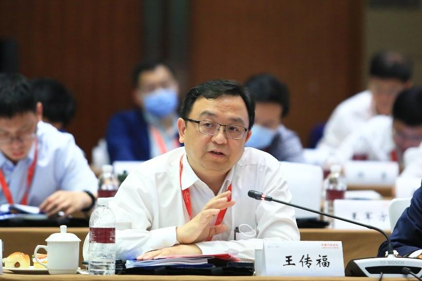 比亚迪创始人王传福简介(比亚迪汽车董事长简介)