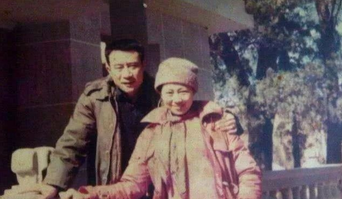李雪健和儿子的个人资料简介(李雪健嗓子是怎么回事,说话的声音怎么了)