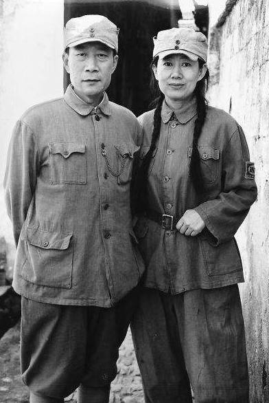 李雪健和儿子的个人资料简介(李雪健嗓子是怎么回事,说话的声音怎么了)