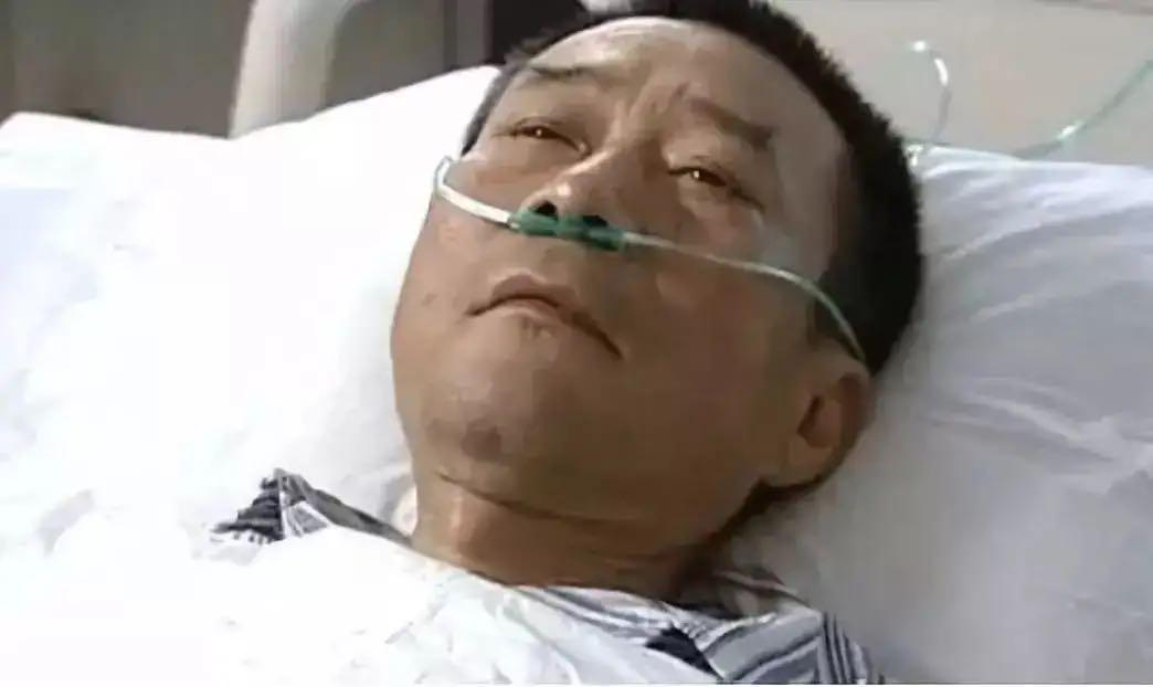 李雪健和儿子的个人资料简介(李雪健嗓子是怎么回事,说话的声音怎么了)