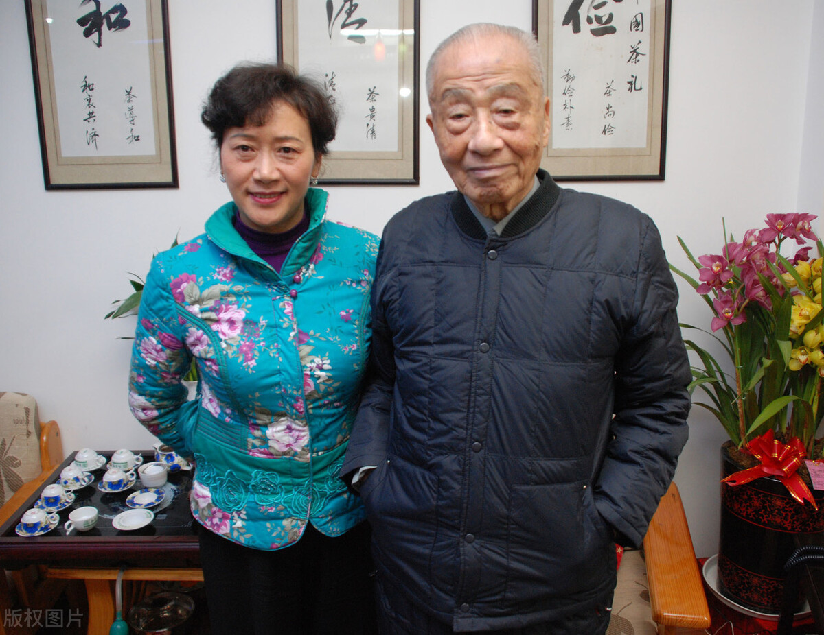 丧偶的老人都想找个老伴搭伙过日子,但找老伴应该注意以下几点: