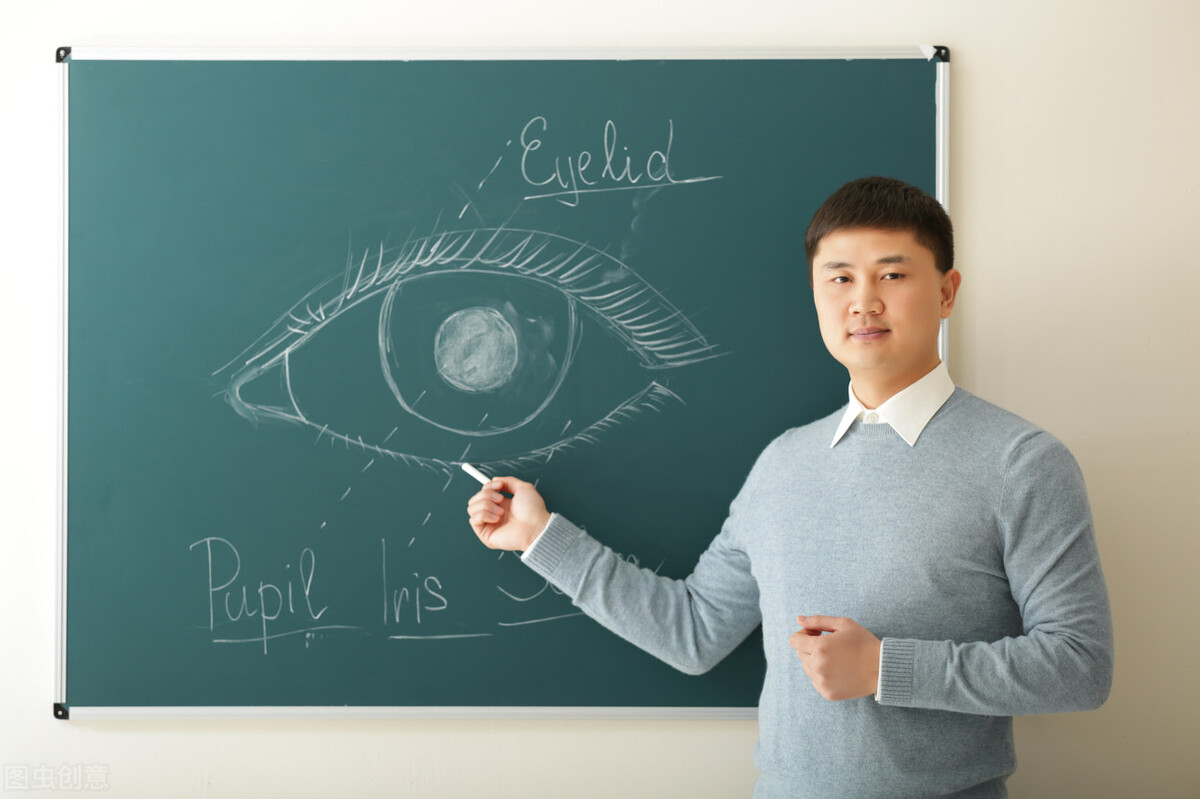 同学们一定要记住:勤奋学习的人不苦,而不努力学习的人最辛苦